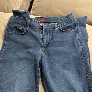 Elle jeans